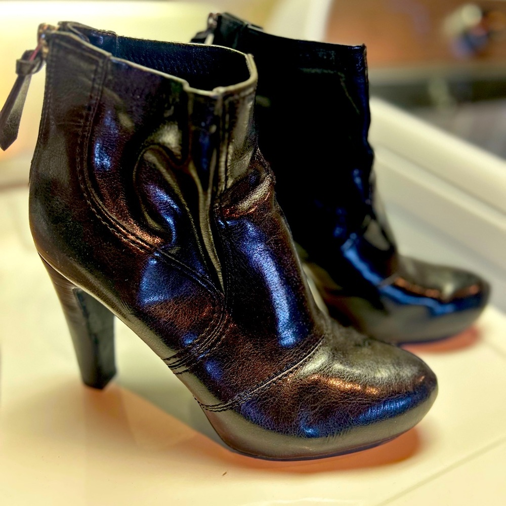 Black leather Franco Sarto dressy boots
